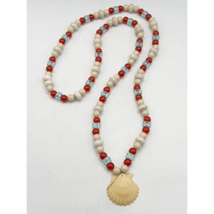 Vintage Handmade Plastic Beaded Seashell Shell pendant necklace