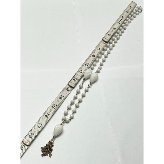 Vintage white beaded tassel necklace - image 4