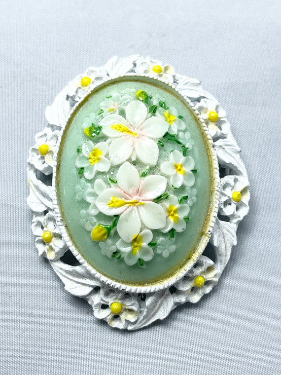 Vintage Green & White Floral Brooch Pin