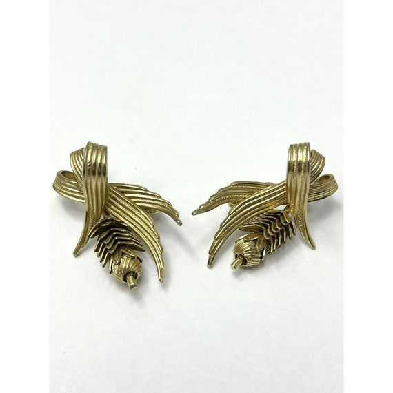 Vintage Gold Tone Leaf Earrings - image 1