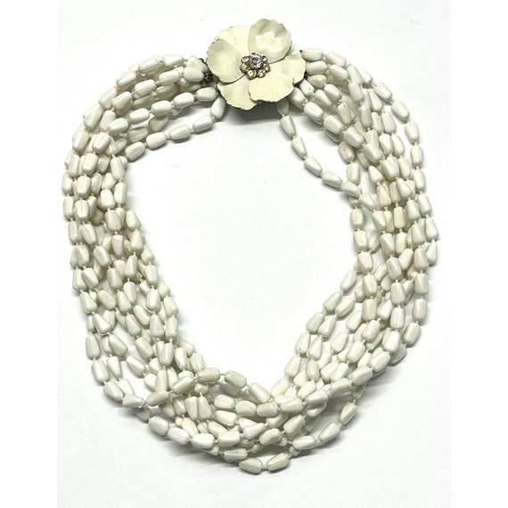 Vintage white beaded flower necklace - image 1