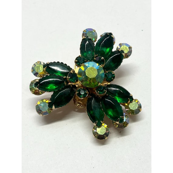 Vintage green glass rhinestone flower brooch pin - image 3