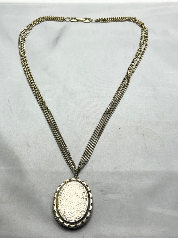 Vintage Large Silver Tone Locket Necklace - image 5