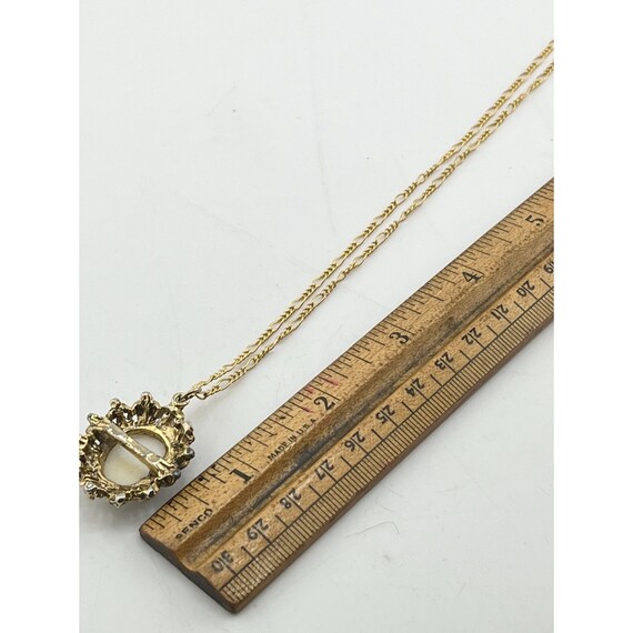 Vintage white milk glass pendant necklace - image 5