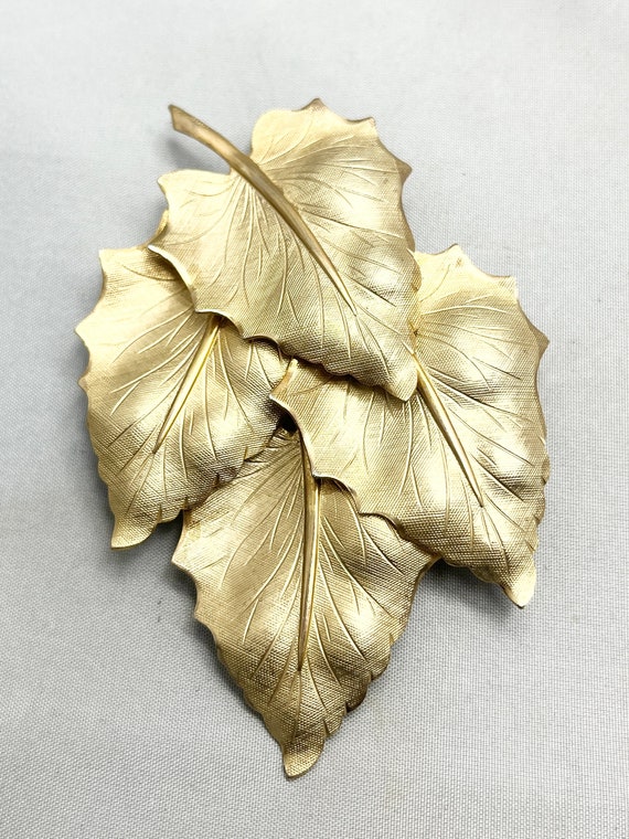 Vintage Gold Leaves Leaf Brooch Pin