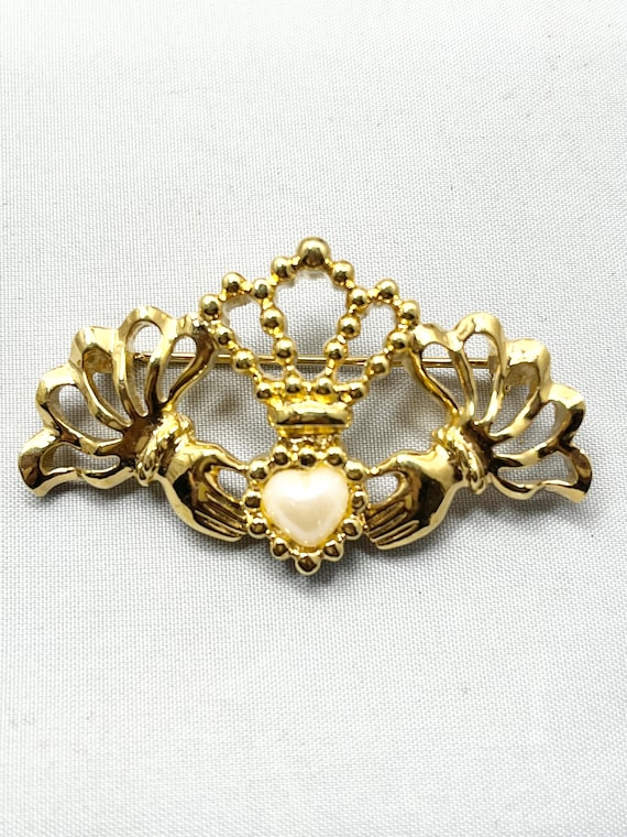 Vintage Avon Irish Hands Crown Heart Brooch Pin - image 1