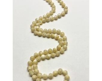 Vintage glass mother of pearl beaded necklace