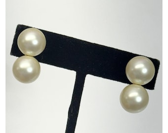 Richelieu vintage faux pearl clip on earrings