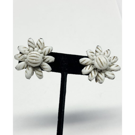 Vintage white milk glass flower earrings - image 1