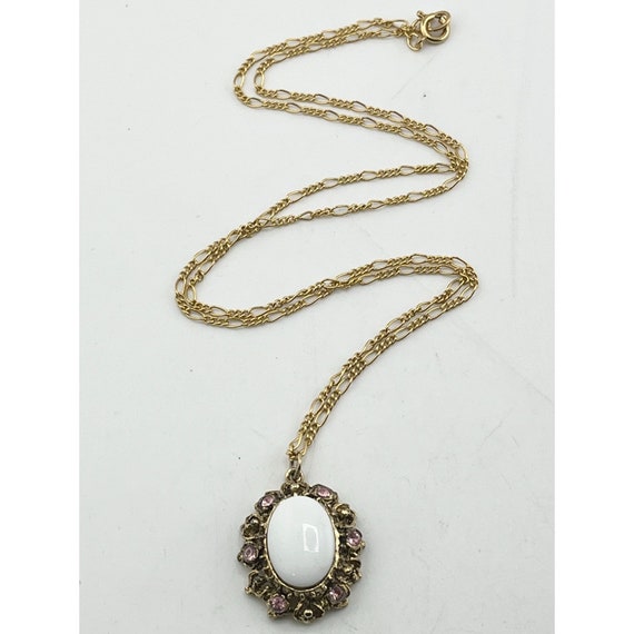 Vintage white milk glass pendant necklace - image 3