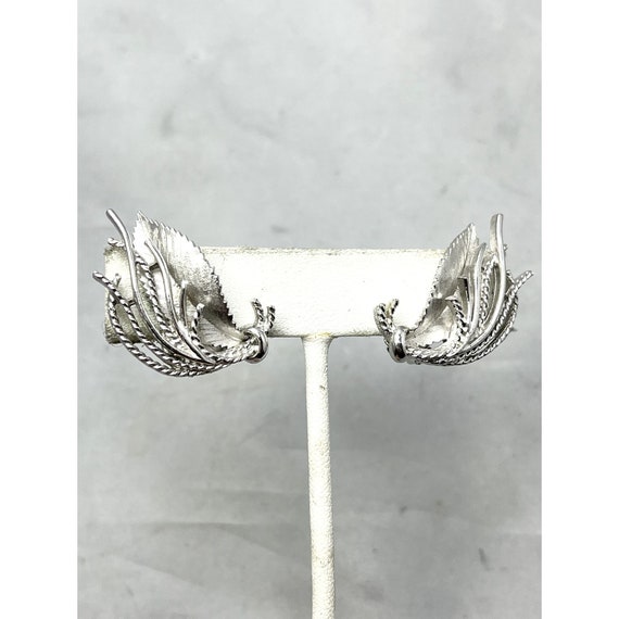 Vintage Lisner Silver Leaf Earrings - image 4