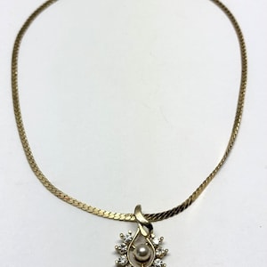 Vintage Pearl rhinestone charm pendant necklace