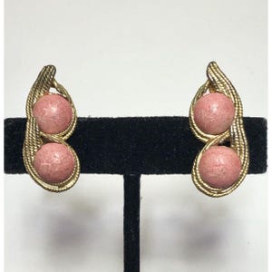 Signed Vogue Vintage Pink Stone Gold Tone Clip On Earrings