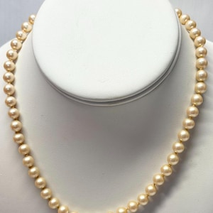 Vintage faux pearl filigree clasp necklace
