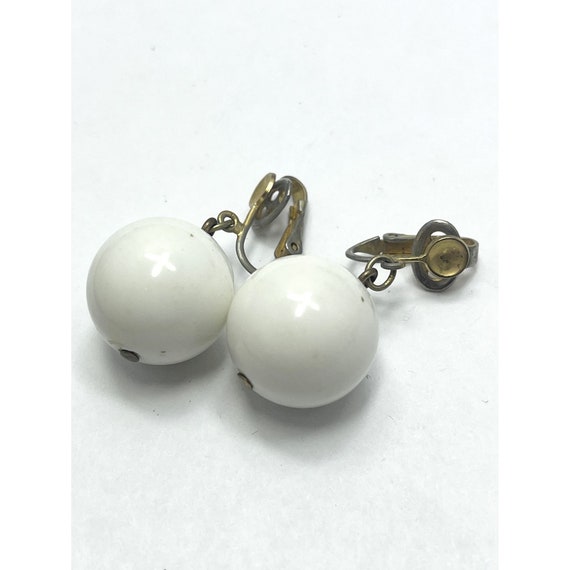 Vintage Crown Trifari White Bead Earrings - image 2