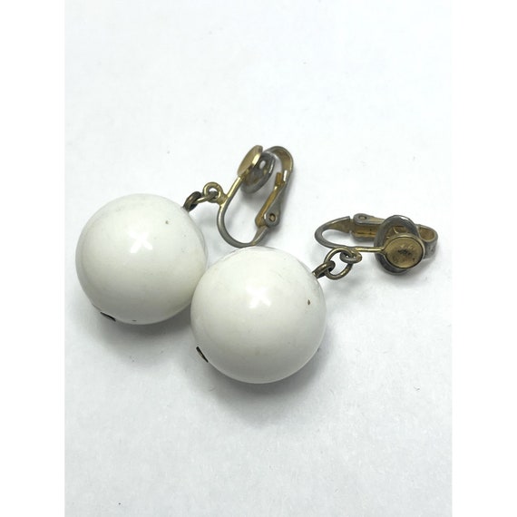 Vintage Crown Trifari White Bead Earrings - image 1