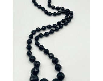 Collana vintage con perline di cristallo di vetro nero sfaccettato