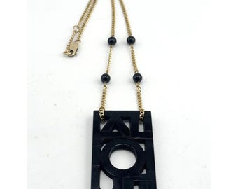 ラリック クリスタル ペンダント ネックレス ロゴがクリア