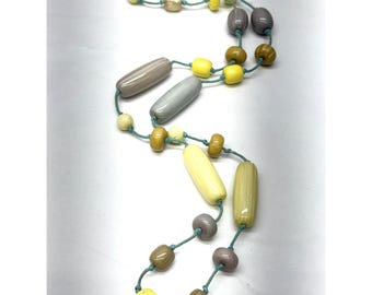 Vintage yellow glass beaded hand strung necklace