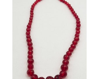 collier vintage en perles de verre rouge à facettes