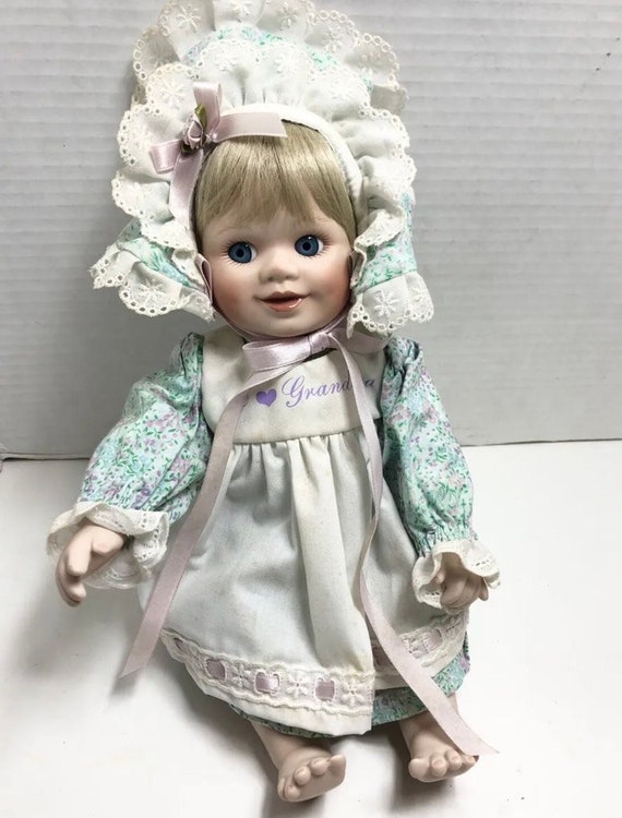 ❁ハンドメイドドール❁女の子お人形❁お人形❁ニットベレー帽❁カントリードール Ashton Drake Holly Hunt Bonnet Babies Porcelain Doll Grandma's