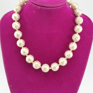 Vintage baroque faux pearl beaded collar necklace