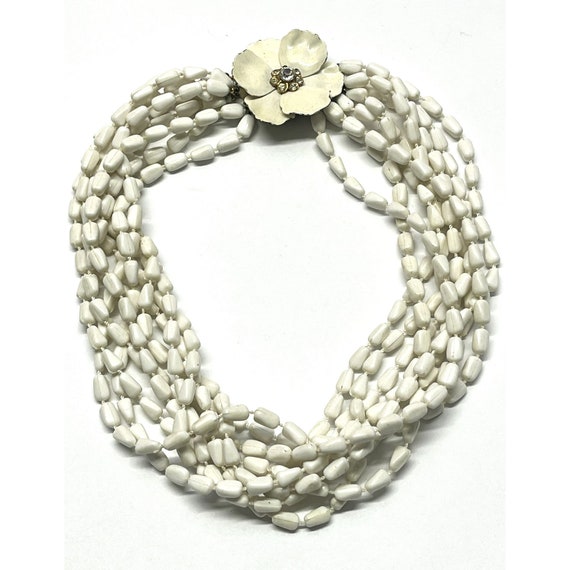 Vintage white beaded flower necklace - image 2