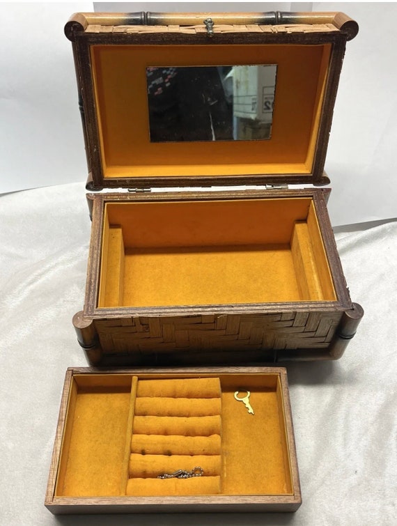 Vintage Bamboo Wicker Display Jewlery Box - image 5