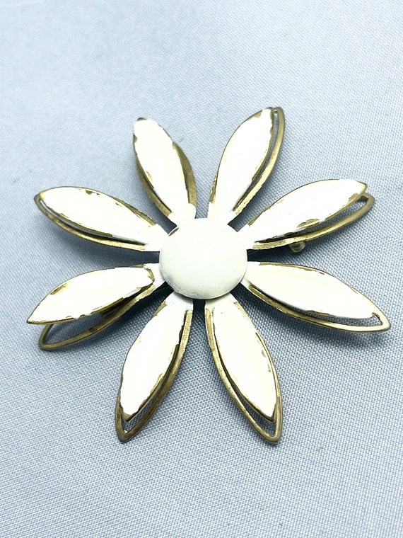 Vintage White Enamel Flower Brooch Pin