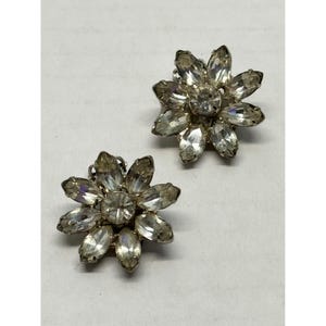 Vintage glass rhinestone flower clip on earrings