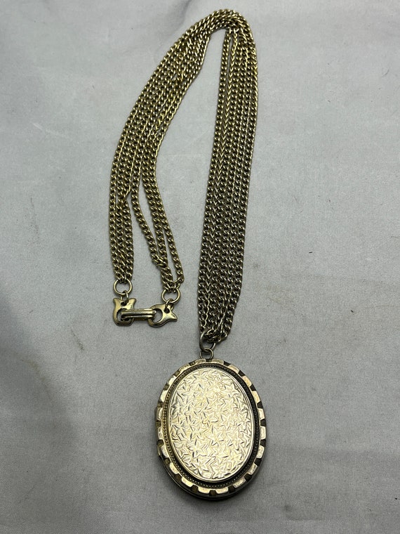 Vintage Large Silver Tone Locket Necklace - image 3