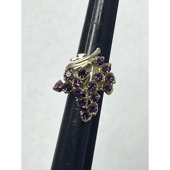 Vintage Purple Rhinestone Grape Ring - image 3