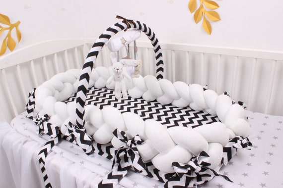 black and white cot bumper