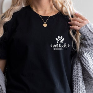 Chemise Vet Tech, Chemise à imprimés de patte, Cadeau de technicien vétérinaire Tee-shirt, Cadeau de remise des diplômes Vet, Chemise de semaine Vet Tech, Appréciation TShirt pour la technologie vétérinaire