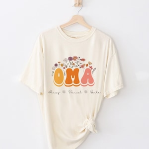Custom Oma Floral Comfort Shirt, Personalized Mother&#39;s Day TShirt, Oma With Grandkid Names, Grandma From Kids Gift, Blessed Oma Tee