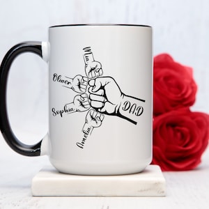 Personalisierte Kaffeetasse für Papa und Kinder, Familie mit Kindernamen, Vatertagsgeschenk von Kindern, Papa Kinderhände Tasse, Papa Geschenk von Kindern