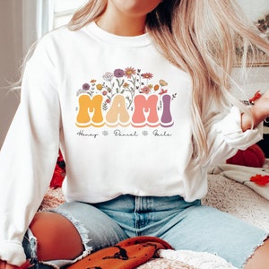 Personalized Mami Sweatshirt, Custom Mami Gift With Grandkids Names, First Time Grandma Floral Crewneck Sweater, Mother's Day Gift For Mami