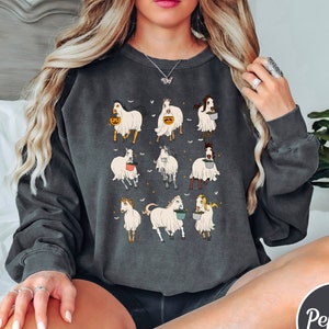 Comfort Colors Horse Halloween Unisex Sweatshirt, Scary Horse Ghost Crewneck Tee, Horse Pumpkins Bats Autumn Season T-Shirt Gift Idea