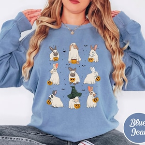 Felpa con cappuccio e stampa di coniglietti spettrali e fantasmi di Halloween, colori comodi, maglietta con conigli spaventosi e zucche, regalo di Halloween per lei o per lui.