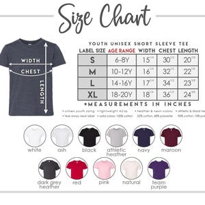 以下が含まれることがあります： ユースユニセックス半袖Tシャツのサイズチャート。ダークグレーヘザーのTシャツのイラストに幅、胸囲、着丈の矢印が示されています。SからXLまでのサイズ、年齢範囲、インチ単位の測定値が表に記載され、11色のカラーサークルが表示されています。