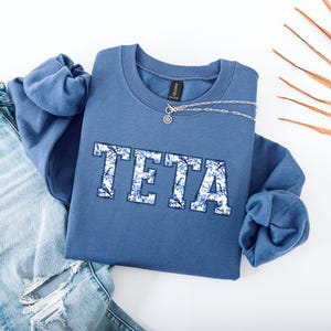 Moletom Toile De Jouy Chinoiserie Teta, camiseta feminina Cottagecore com gola redonda e estampa bucólica monocromática
