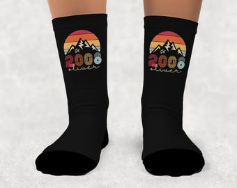 Calcetines retro para mujer y niño (2008) con nombre personalizado. Calzado cómodo para regalar por tu 18.º cumpleaños. Calcetines personalizados para ella (año de nacimiento 2008).