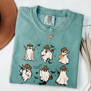 Halloween Cowboy Ghost Comfort Colors Shirt, Western Cowboy Ghost Doodle Halloween Present Tee, Spooky Fall Halloween Party T-Shirt Gift