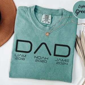 Personalized Dad Comfort Colors Shirt, Custom Kids names Tee for Daddy, Father&#39;s Day Gift for Him, Parent To Be Sweatshirt, First Time Dad
