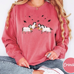 Comfort Colors Horse Ghost Halloween Unisex Sweatshirt, Scary Horse Crewneck Tee, Horses Pumpkins T-Shirt Autumn Season Gift Idea Sweatshirt