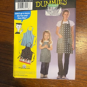 Simplicity 2824 Sewing Patterns for Dummies apron pattern.