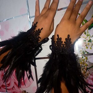 A pair Lace feather shoulder Accessories Decoration  Black Collar Shoulder Piece Feather Shrug Black Gothic Burlesque Halloween