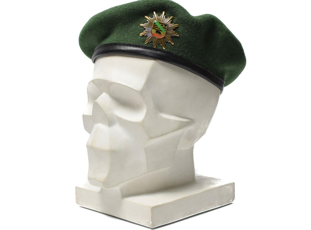 実物放出品 ドイツ POLIZEI バイエルン州警察ベレー/帽章付/58cm