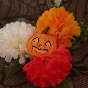 Kwiat do włosów w kształcie dyni Jack O Lantern