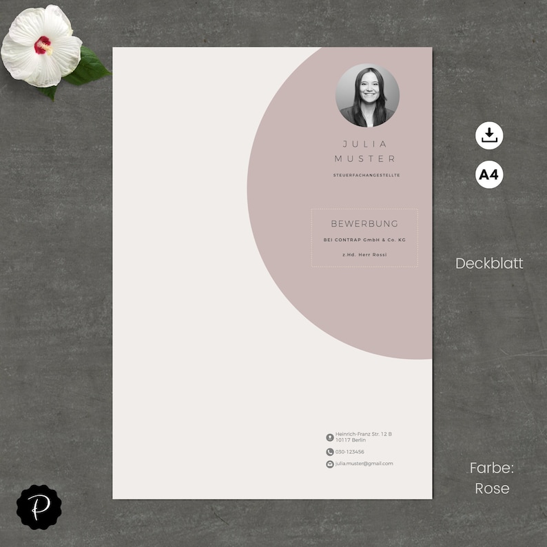 May include: A pink and white cover letter template with a circle in the corner. The circle contains a photo of a woman and the text "JULIA MUSTER STEUERFACHANCESTELLTE". The text "BEWERBUNG BEI CONTRAP GmbH & Co. KG 3.Hd. Herr Ross" is in a box at the bottom of the circle. The text "Deckblatt" is in the bottom right corner. The text "Farbe: Rose" is in the bottom left corner.